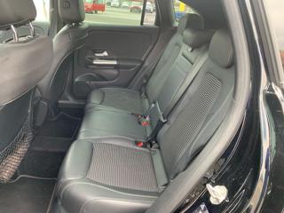 MERCEDES-BENZ GLA 200 usata, con Leve al volante