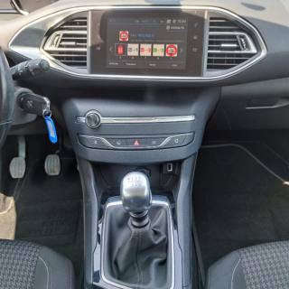 PEUGEOT 308 usata, con USB