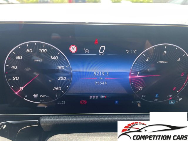 MERCEDES-BENZ GLA 180 usata, con Sedile posteriore sdoppiato