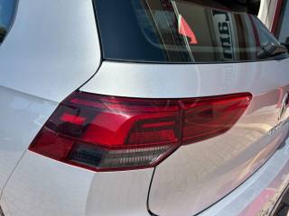 VOLKSWAGEN Golf usata, con USB