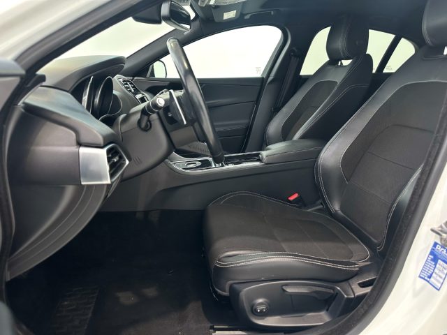 JAGUAR XE usata, con Controllo trazione