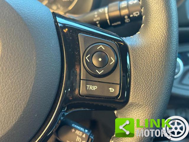 TOYOTA Yaris usata, con Luci diurne LED