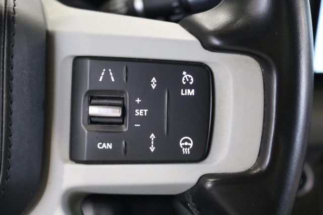 LAND ROVER Defender usata, con Trazione integrale