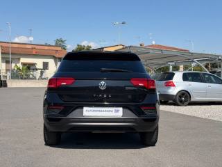 VOLKSWAGEN T-Roc usata, con Autoradio