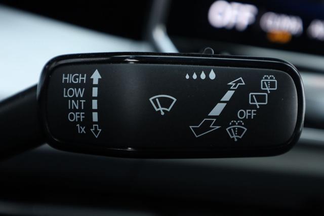 VOLKSWAGEN Golf usata, con Touch screen