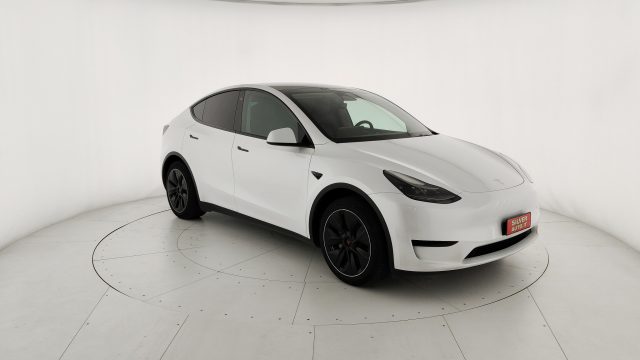 TESLA Model Y usata, con Volante multifunzione