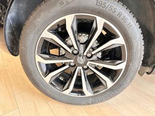 RENAULT Clio usata, con Park Distance Control