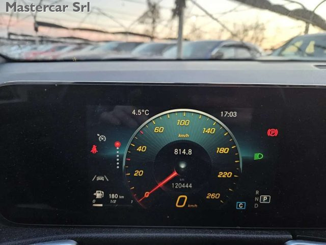 MERCEDES-BENZ GLB 200 usata, con Sistema di navigazione