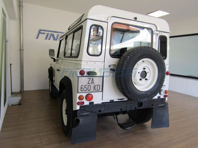 LAND ROVER Defender usata 11
