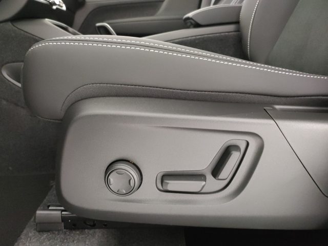VOLVO XC40 usata, con Volante in pelle