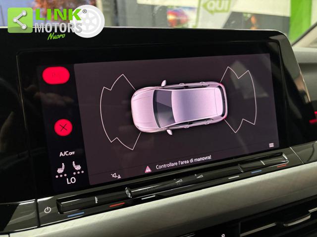VOLKSWAGEN Golf usata, con USB