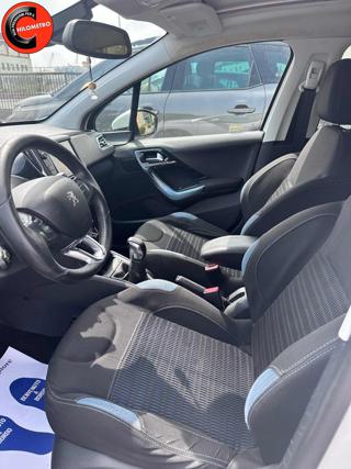 PEUGEOT 208 usata, con Autoradio