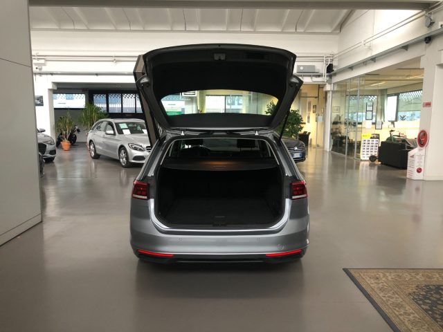 VOLKSWAGEN Passat Variant usata, con Controllo trazione