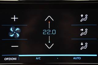 PEUGEOT 2008 usata, con Sedile posteriore sdoppiato