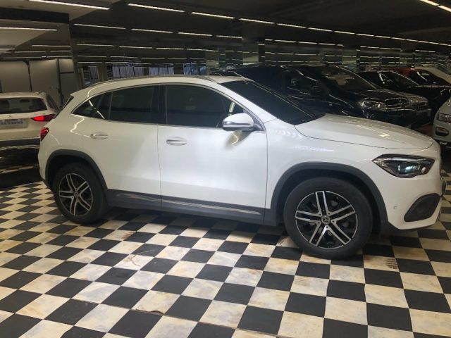 MERCEDES-BENZ GLA 200 usata, con Climatizzatore