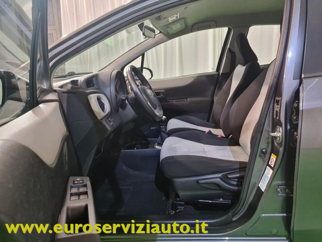 TOYOTA Yaris usata 24