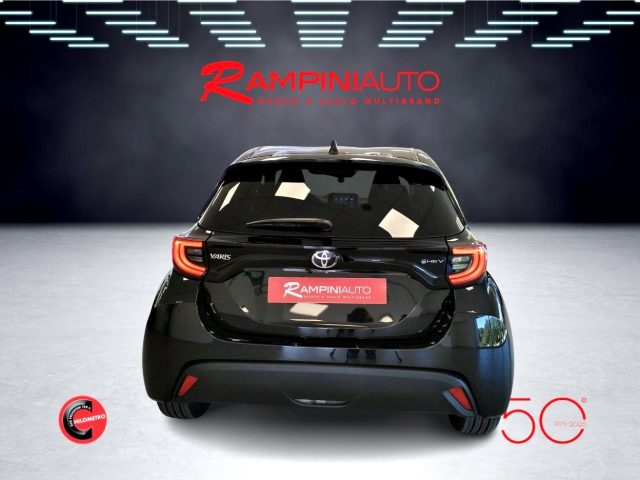 TOYOTA Yaris usata 8