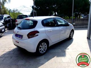 PEUGEOT 208 usata, con Boardcomputer