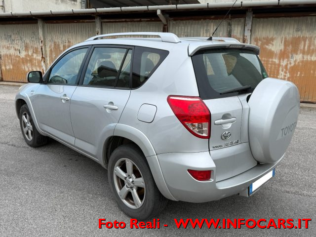 TOYOTA RAV 4 usata, con Airbag