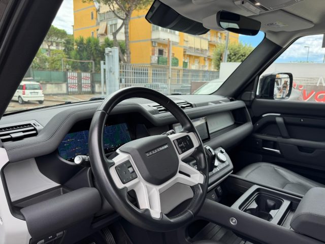 LAND ROVER Defender usata, con Autoradio digitale