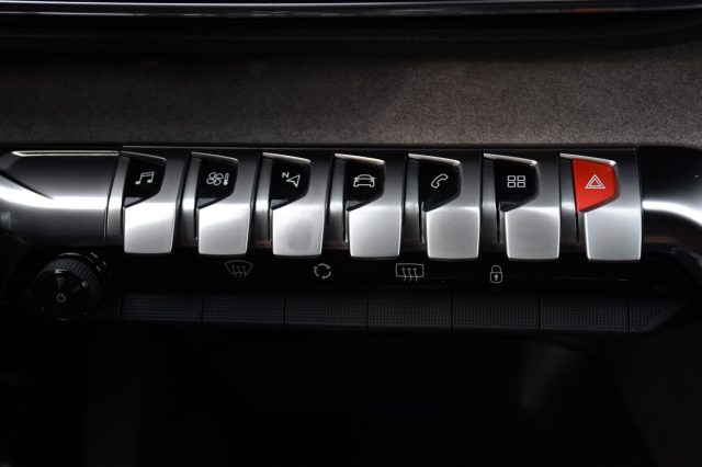 PEUGEOT 5008 usata, con Sistema di navigazione