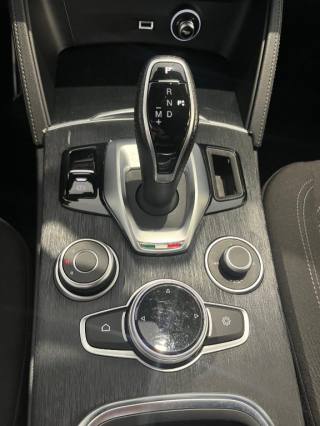 ALFA ROMEO Stelvio usata, con Portellone posteriore elettrico