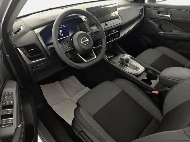 NISSAN Qashqai usata, con Fari LED