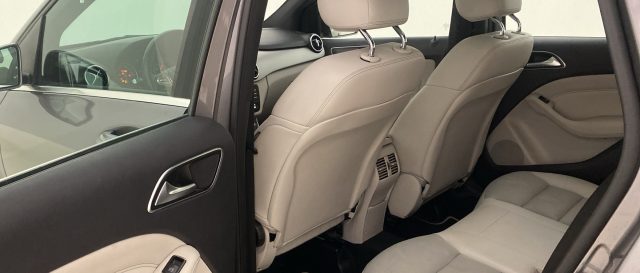MERCEDES-BENZ B 220 usata 8