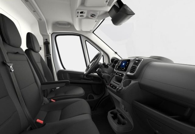 TOYOTA Proace Max usata, con USB