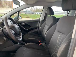 PEUGEOT 208 usata, con Touch screen