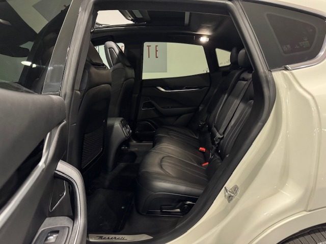 MASERATI Levante usata, con Fendinebbia