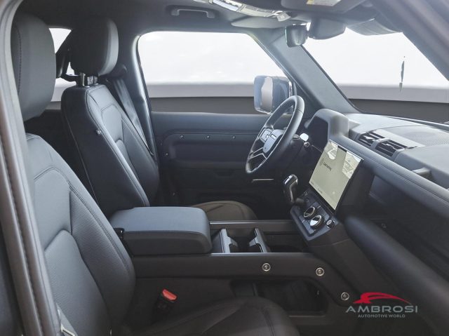 LAND ROVER Defender usata 8