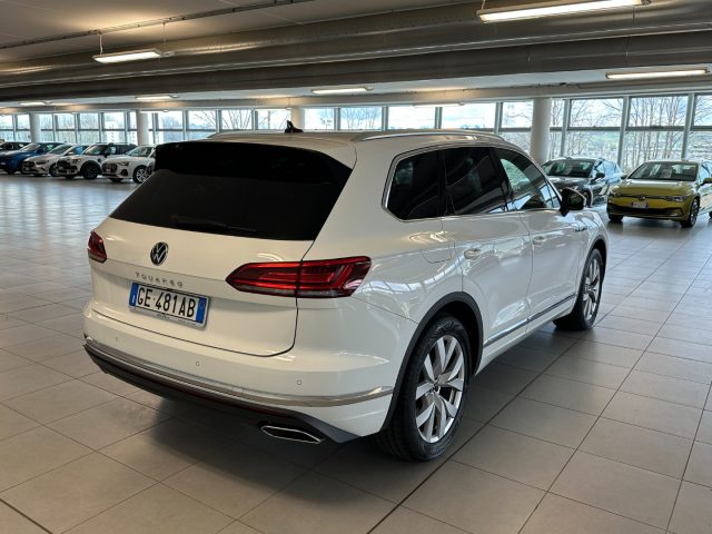 VOLKSWAGEN Touareg usata, con Autoradio