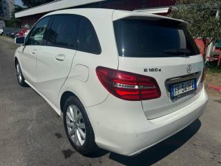 MERCEDES-BENZ B 180 usata, con Alzacristalli elettrici