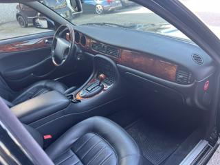 JAGUAR XJ usata, con Cruise Control