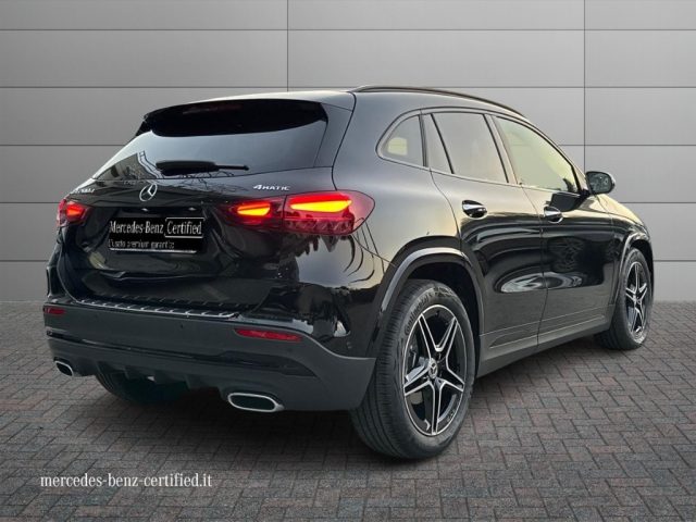 MERCEDES-BENZ GLA 200 usata, con Airbag