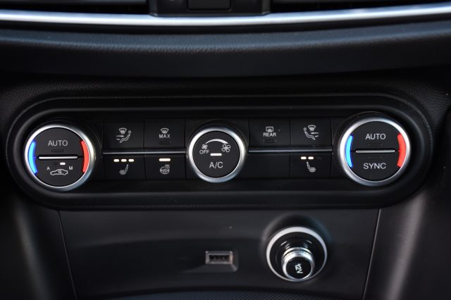 ALFA ROMEO Stelvio usata, con Volante in pelle