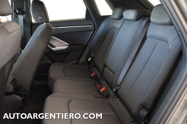 AUDI Q3 usata, con Sensori di parcheggio anteriori