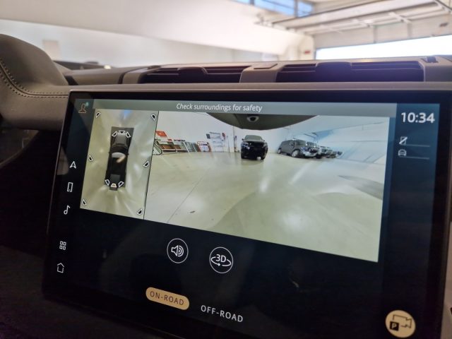 LAND ROVER Defender usata, con Touch screen