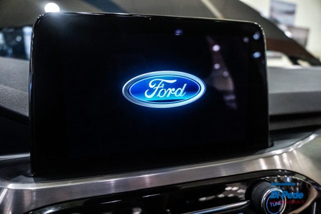 FORD Kuga usata, con Touch screen