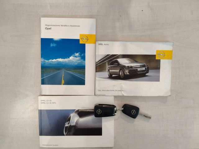 OPEL Astra usata, con Controllo automatico clima