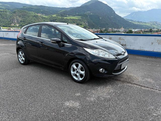 FORD Fiesta usata, con Autoradio