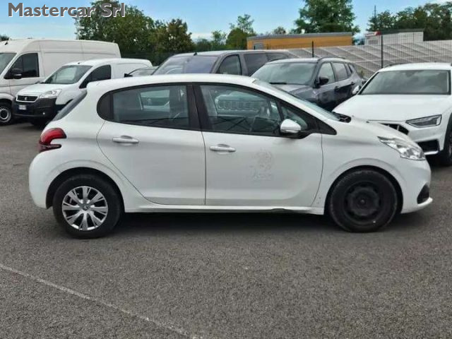 PEUGEOT 208 usata, con Autoradio