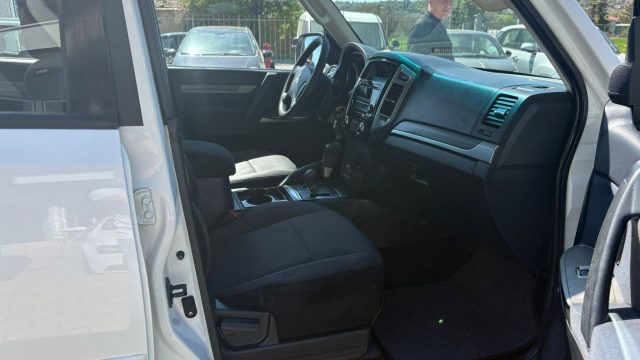 MITSUBISHI Pajero usata, con Bluetooth
