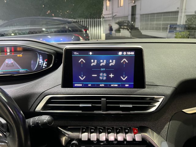 PEUGEOT 3008 usata, con Volante in pelle