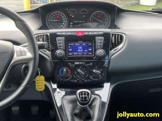 LANCIA Ypsilon usata, con USB