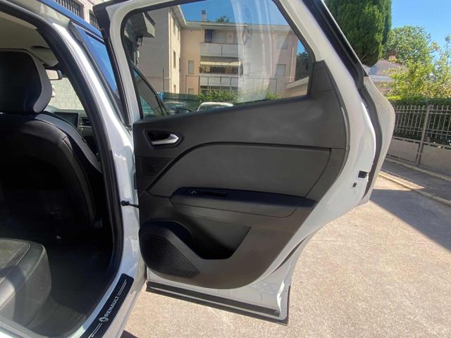 RENAULT Captur usata 15