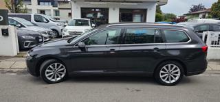 VOLKSWAGEN Passat Variant usata, con Airbag