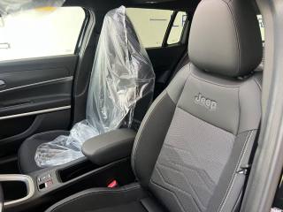 JEEP Avenger usata, con USB