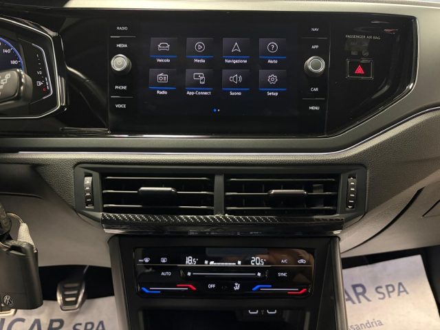 VOLKSWAGEN Taigo usata, con USB